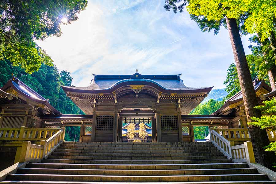 彌彦神社