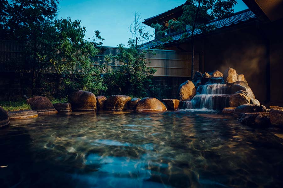 歴史ある美肌の湯を堪能する