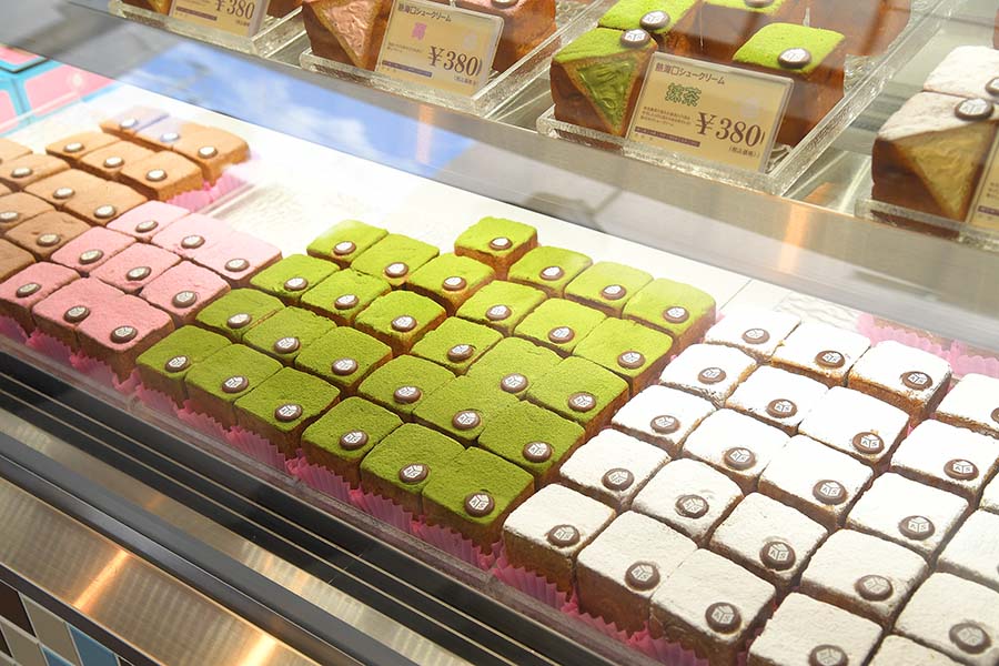 熱海スクエアシュークリーム