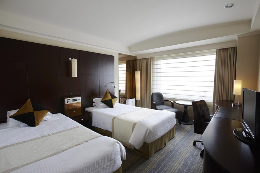 ロイヤルパークホテル