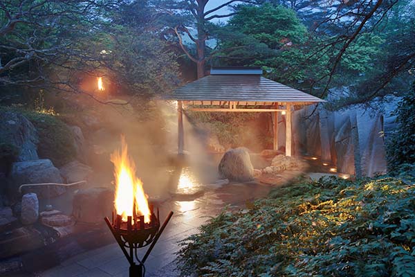 篝火の湯　緑水亭