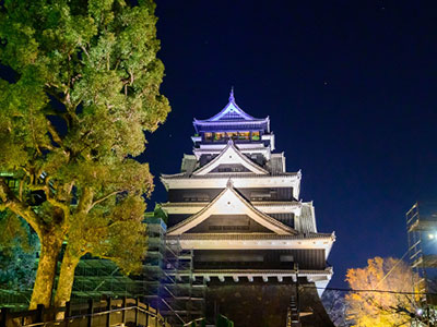 ライトアップされた熊本城の写真