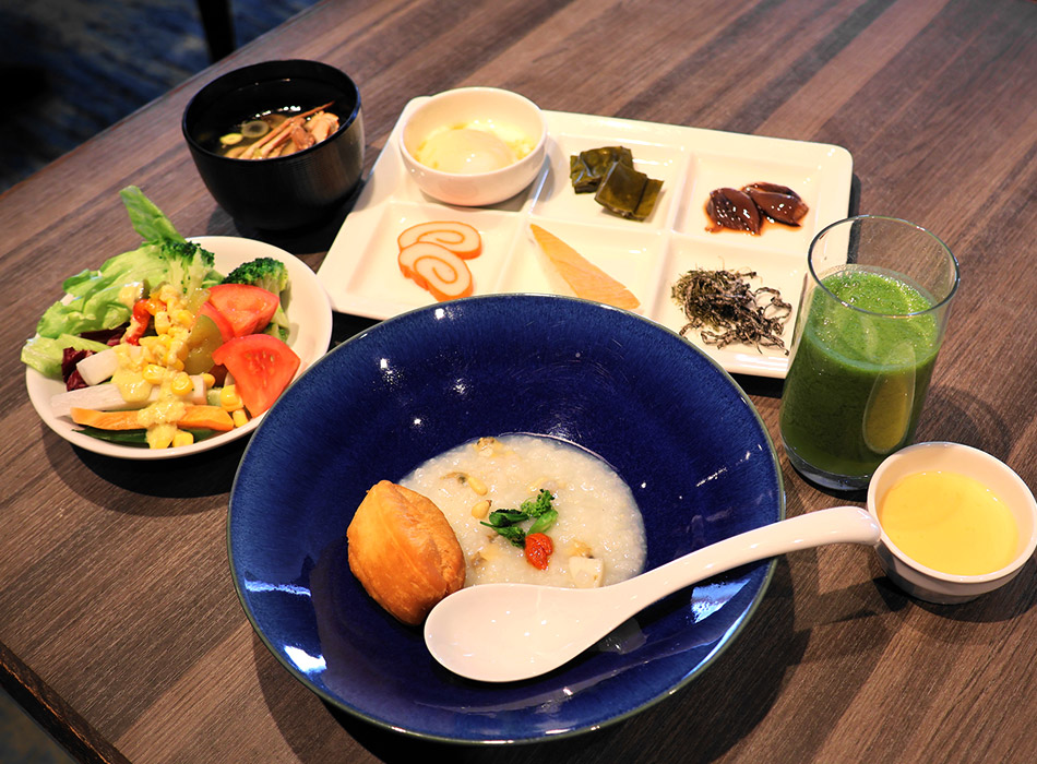 朝食