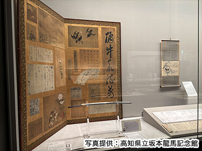 常設展示室_刀と屏風