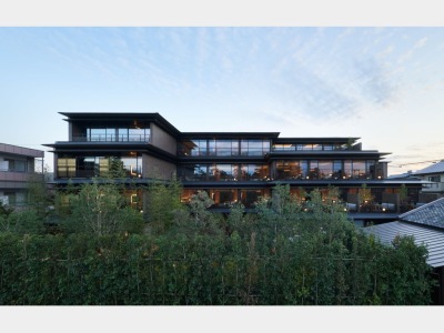 �M�����A�E�����@���s�̊O��