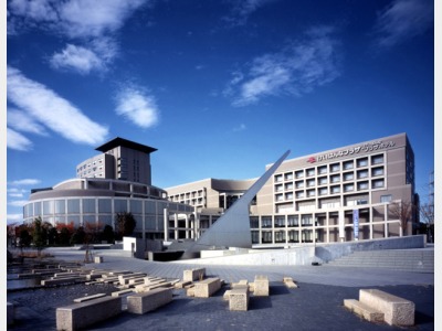 �����͂�ȃv���U�z�e���̊O��