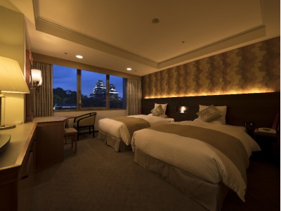 �j�j�q�z�e���F�{�̊O��