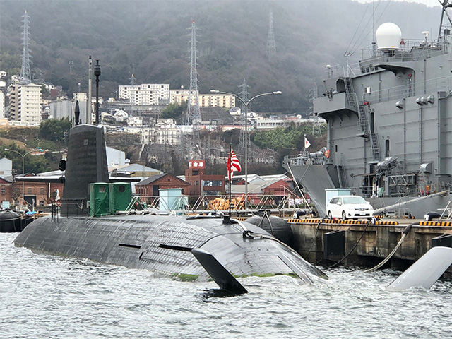 呉湾艦船めぐり