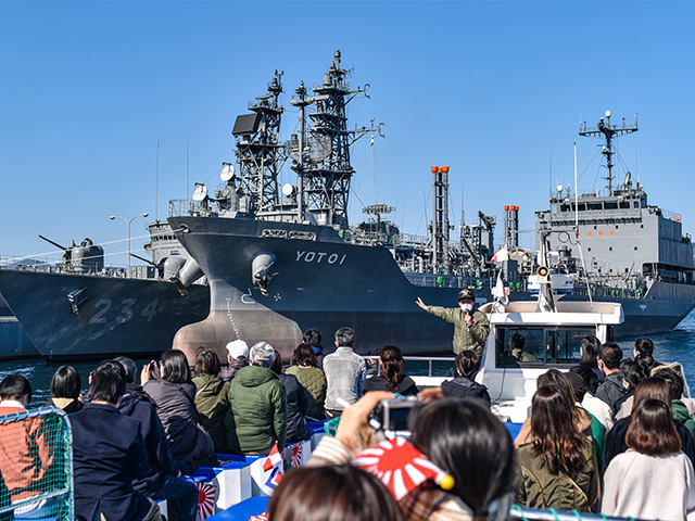 呉湾艦船めぐり