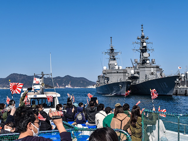 呉湾艦船めぐり