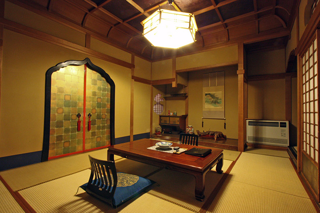 歴史の宿 金具屋