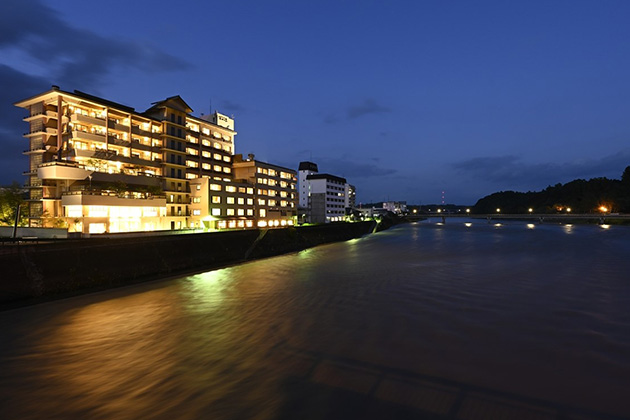 清流山水花あゆの里