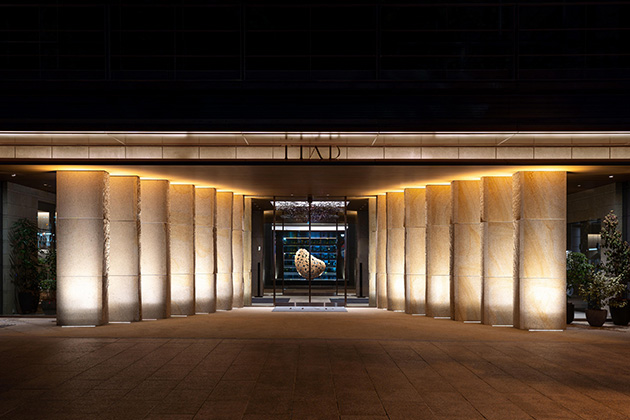 TIAD,AUTOGRAPH COLLECTION