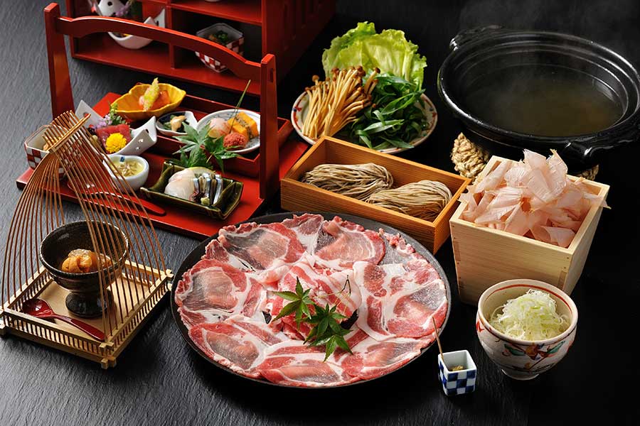 黒豚を楽しむ季節の会席