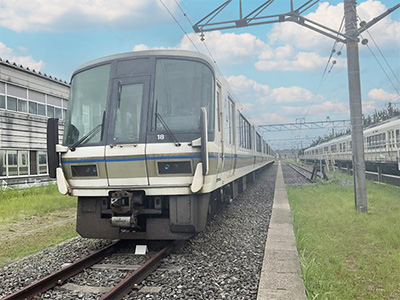 留置車両の外観撮影（221系）