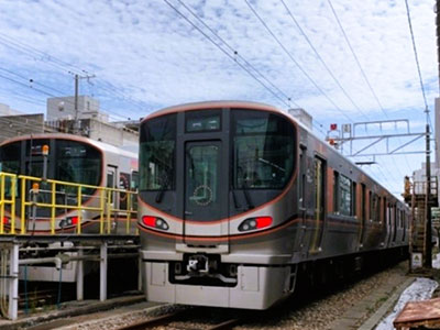 留置車両の外観撮影（３２３系）