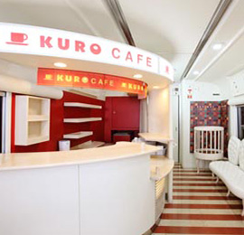 特急あそぼーい！列車内にあるKURO CAFEの写真