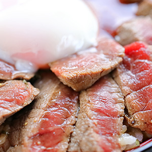 あか牛丼の写真