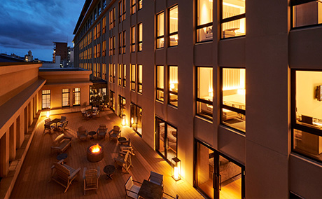 ザ・ゲートホテル京都高瀬川テラス席からの夜景の写真