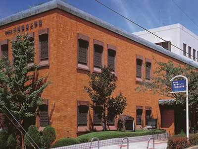 茨木市立川端康成文学館