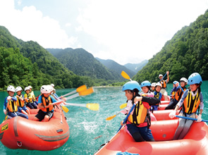 夏のブナの森で自然体験！トヨタ白川郷自然學校に泊まる　３日間