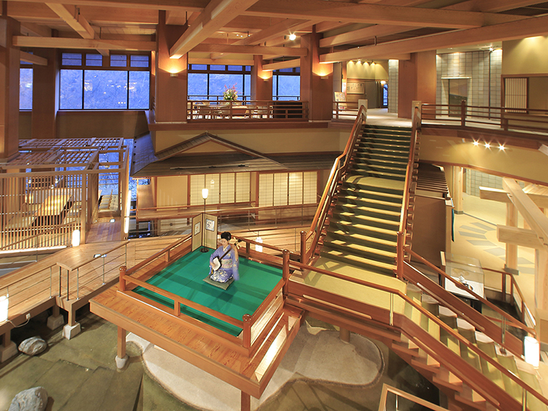 大川荘　舞台「風雅」