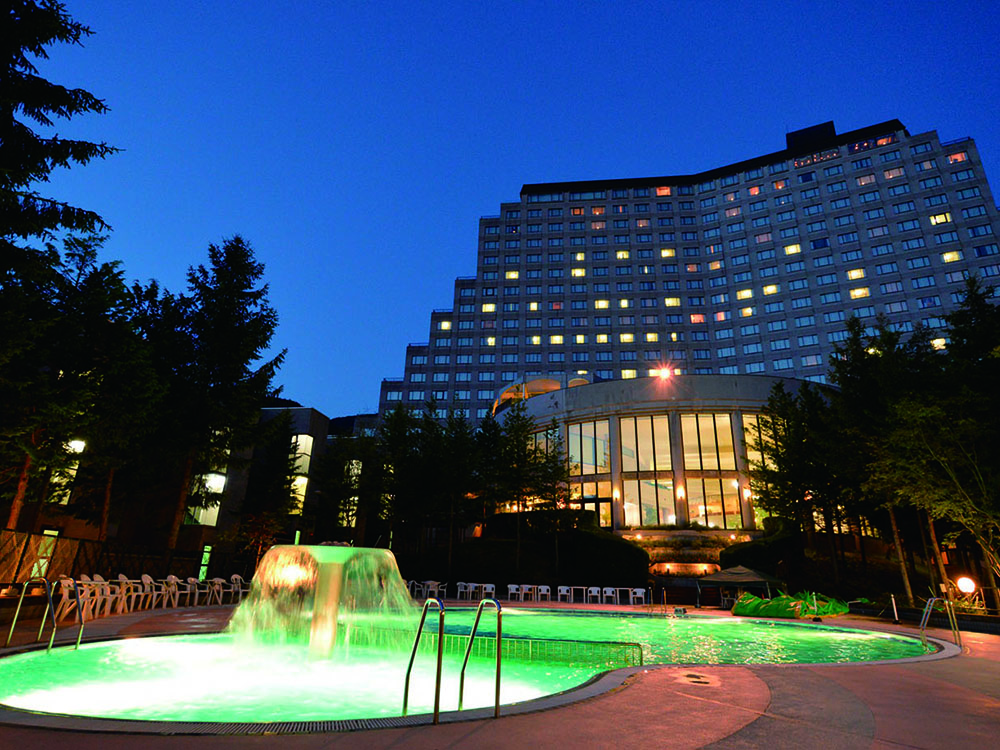 ホテルリステル猪苗代ウイングタワー外観