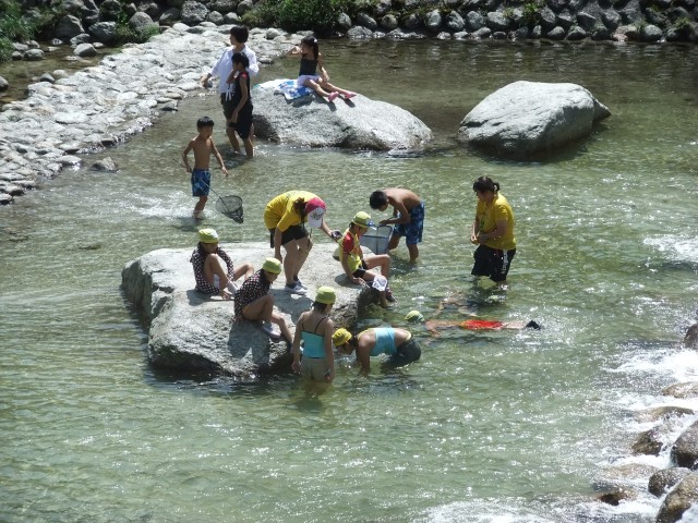 川遊び
