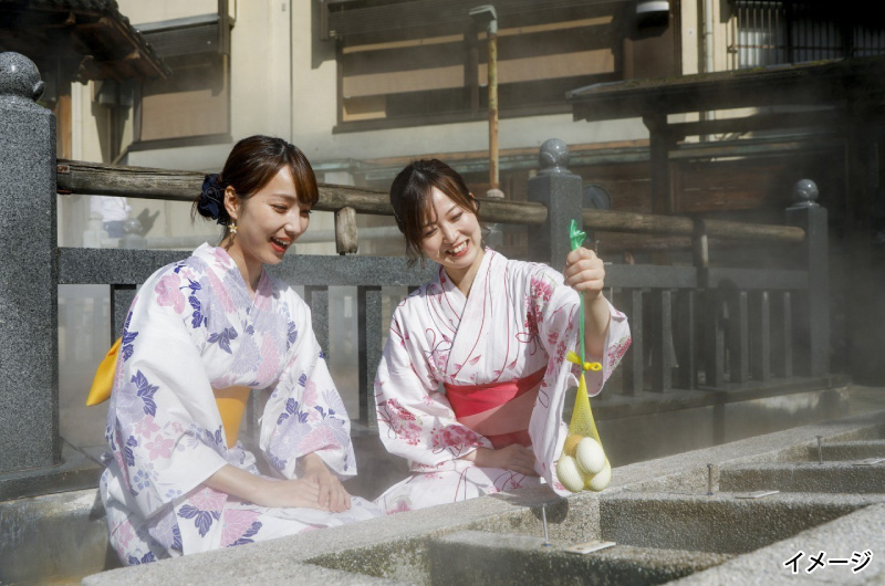 屋外プール ※4/18~9/23(予定)テラスもあり、ガーデンでリゾート気分を満喫できます。