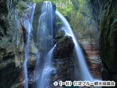 中津渓谷（なかつけいこく）