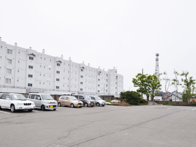 【駐車場】広い第二駐車場