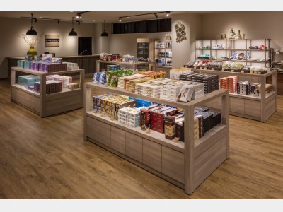 【SHOP】「おんこの木の下で」旅の思い出を、いっそう彩ることのできるお土産をご用意しております。