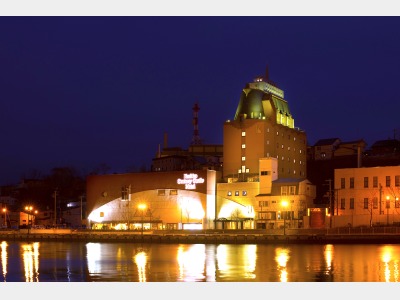 ホテル外観　夜