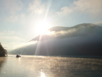 【モーニングクルーズ】朝霧をまといながら然別湖の朝が始まる