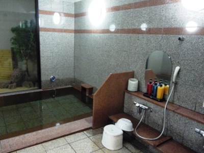 男女別大浴場～人工ラジウム温泉