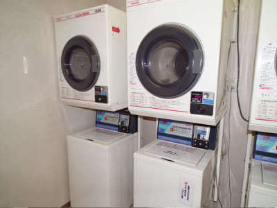 【コインランドリー】2階大浴場横洗濯機・乾燥機・3台（洗剤はフロントにて販売しております）