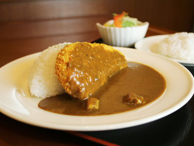 【レストランメニューの一例】カツカレー