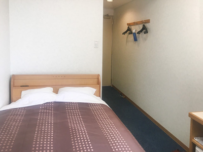 ★セミダブルルーム★120cm幅ベッド。カップルでのご利用に