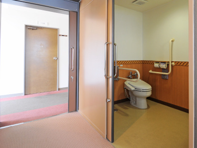 【バリアフリールーム】空間も広く移動も楽にできます