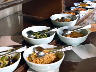 【朝食バイキング】白いご飯がすすむおかずもたくさん。