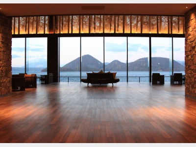 ロビーラウンジ