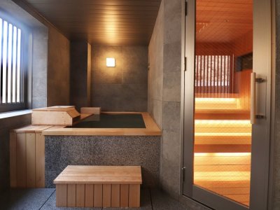 【サウナ＆展望風呂付洋室（75平米）】