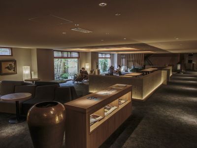 【2Fラウンジ「一」（いち）】ご滞在のひとときに、ゆったりとおくつろぎくださいませ。