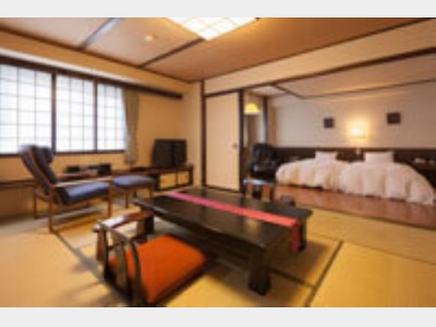 和洋室 10畳+6畳【ふるさと館】54平米 