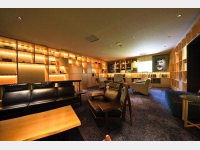 ラウンジには手作りのお菓子などをご用意