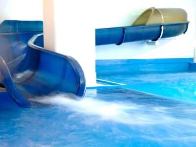 【室内造波プール】