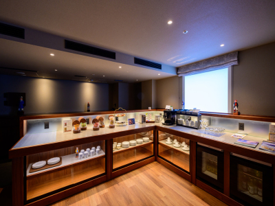 サロンクラスラウンジ