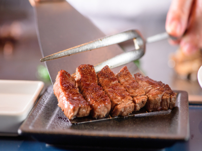 鉄板焼「海王」