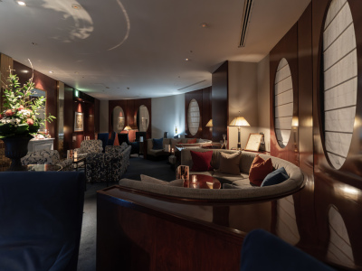 メインバー「キャプテンズバー」