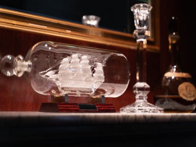 メインバー「キャプテンズバー」